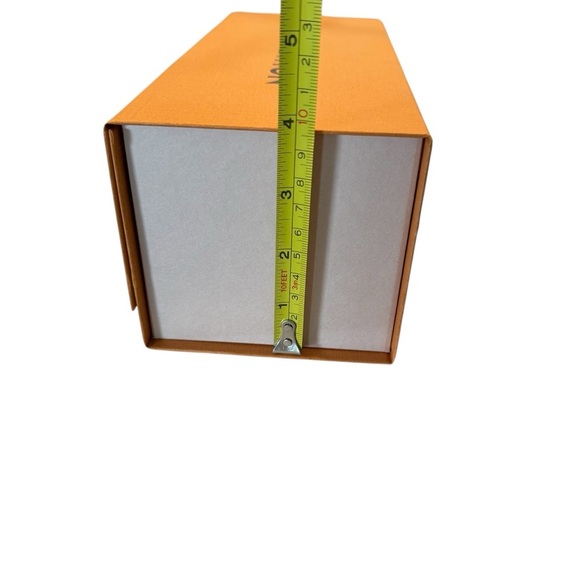 🧡 Louis Vuitton Magnetic Perfume Gift Box with Dust Cover 🧡 - Picture 8 of 10